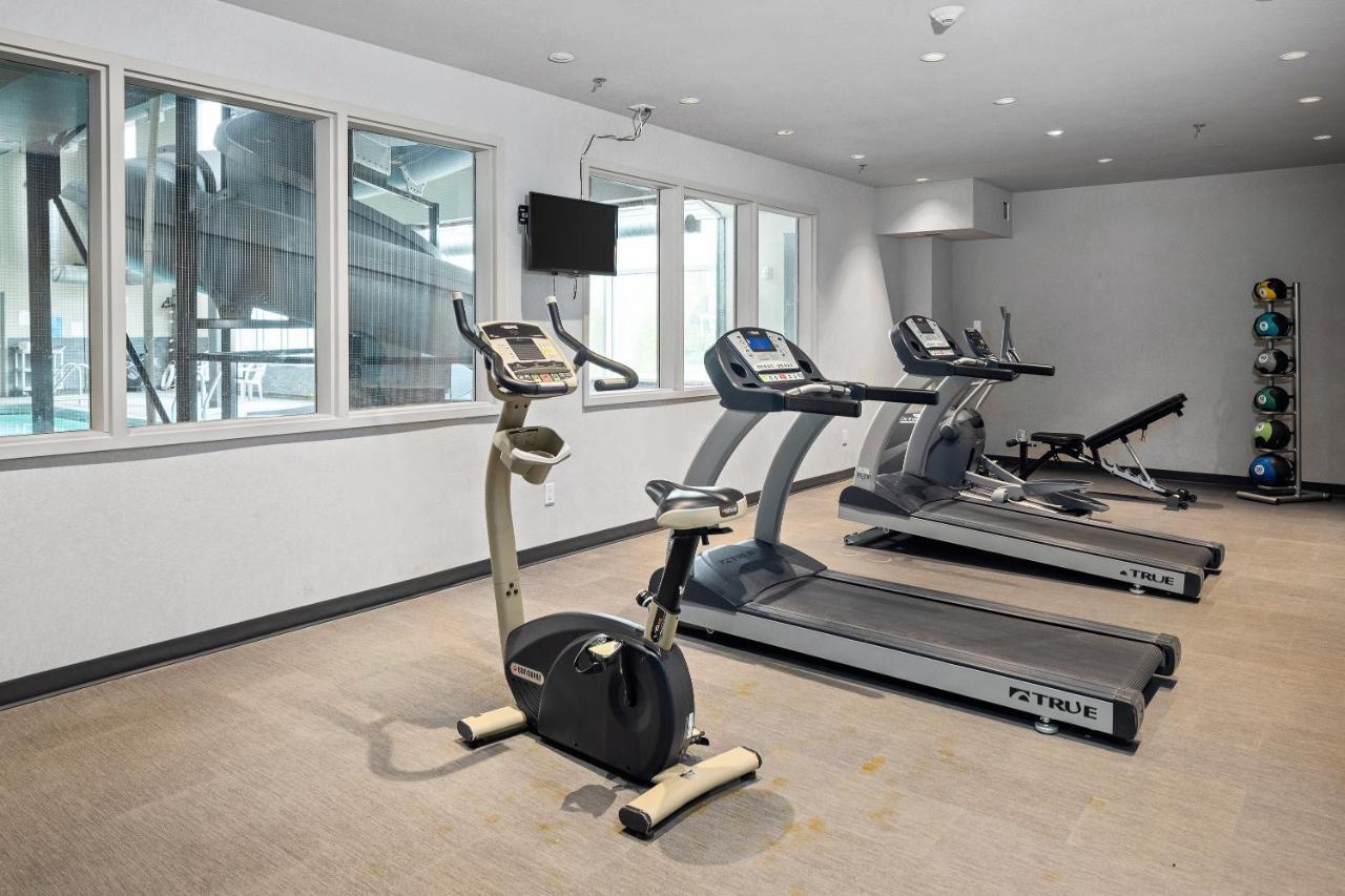 Home Inn & Suites Yorkton Bagian luar foto