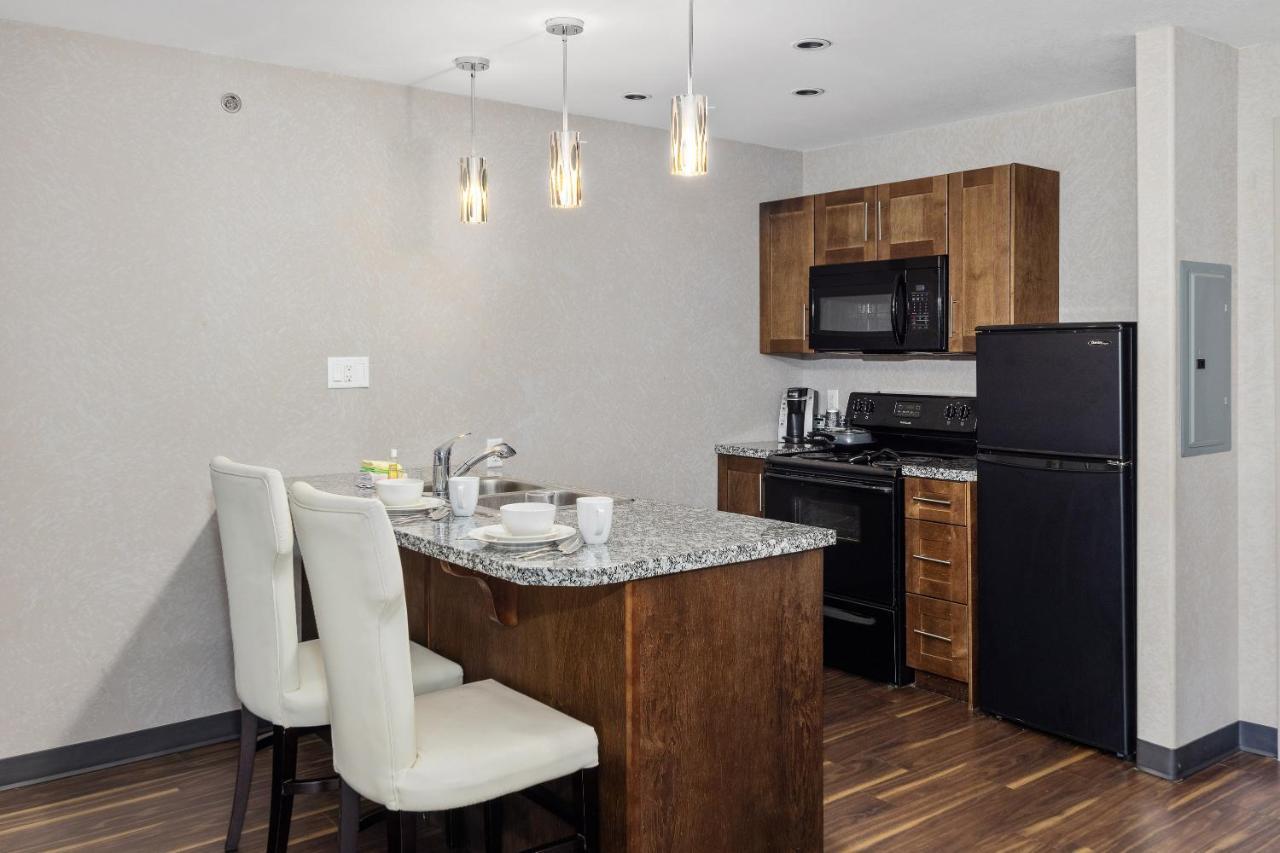 Home Inn & Suites Yorkton Bagian luar foto
