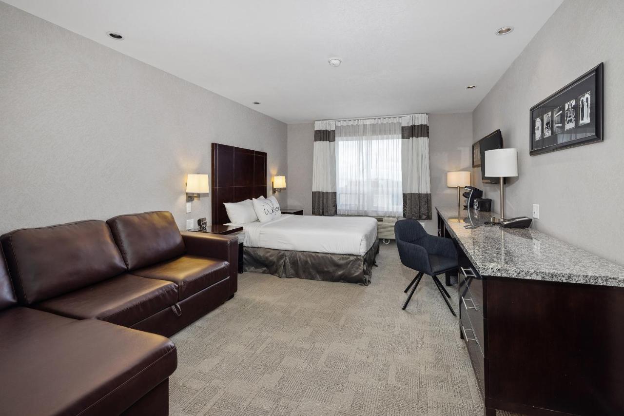 Home Inn & Suites Yorkton Bagian luar foto