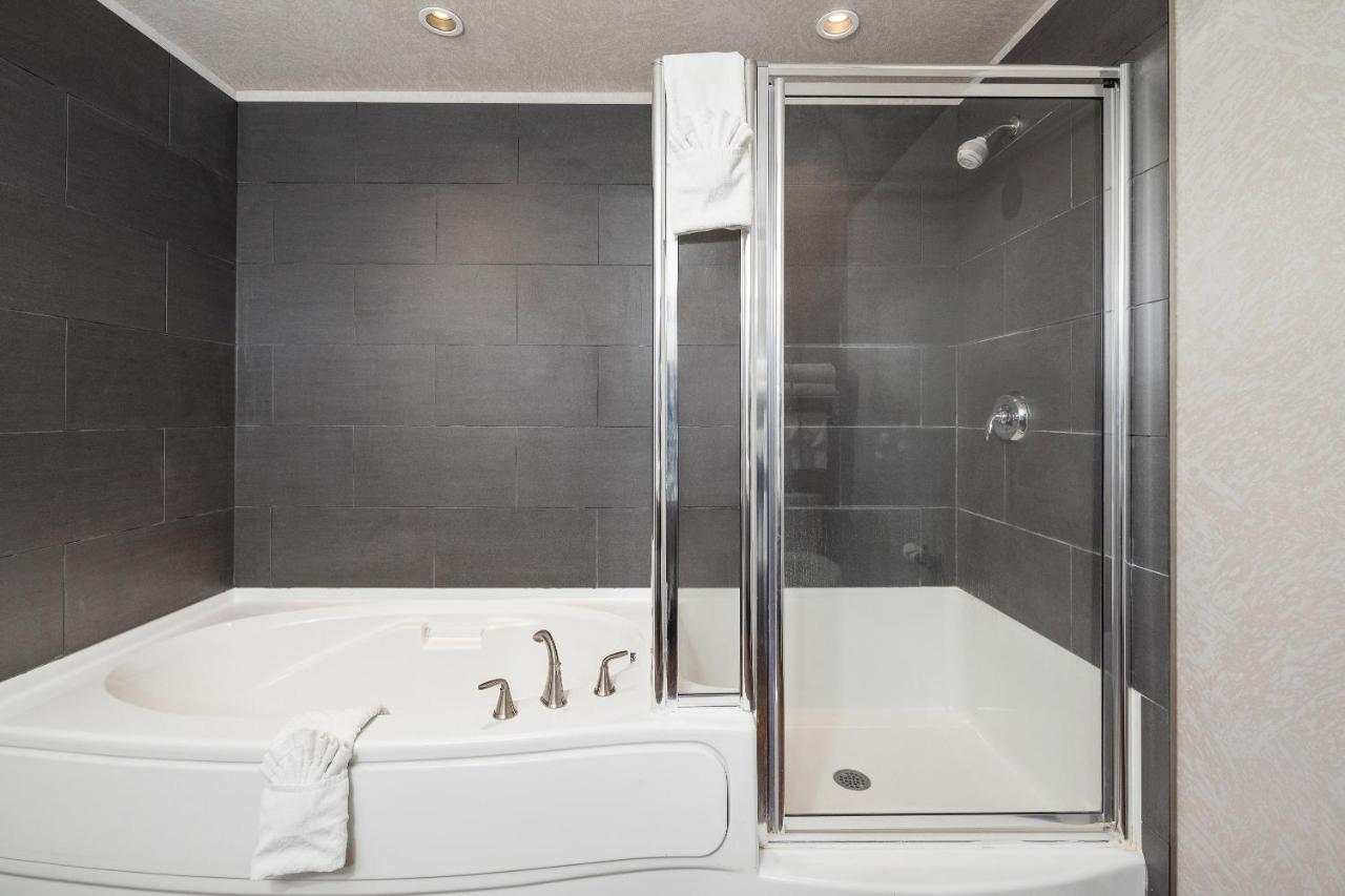 Home Inn & Suites Yorkton Bagian luar foto