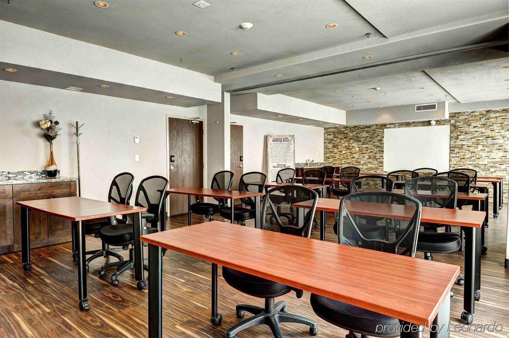 Home Inn & Suites Yorkton Bagian luar foto