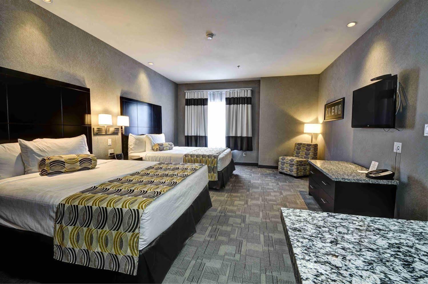 Home Inn & Suites Yorkton Bagian luar foto