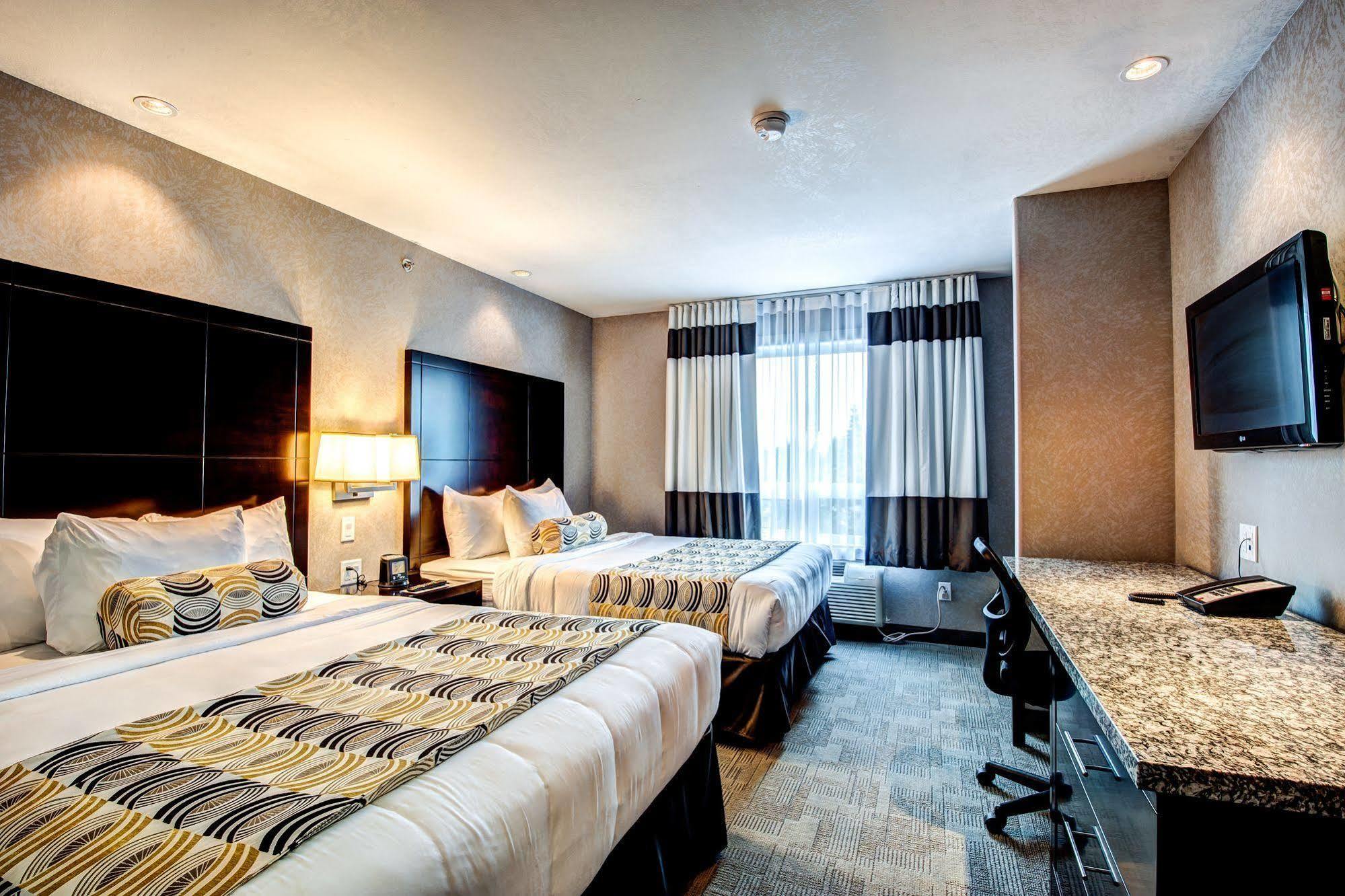 Home Inn & Suites Yorkton Bagian luar foto